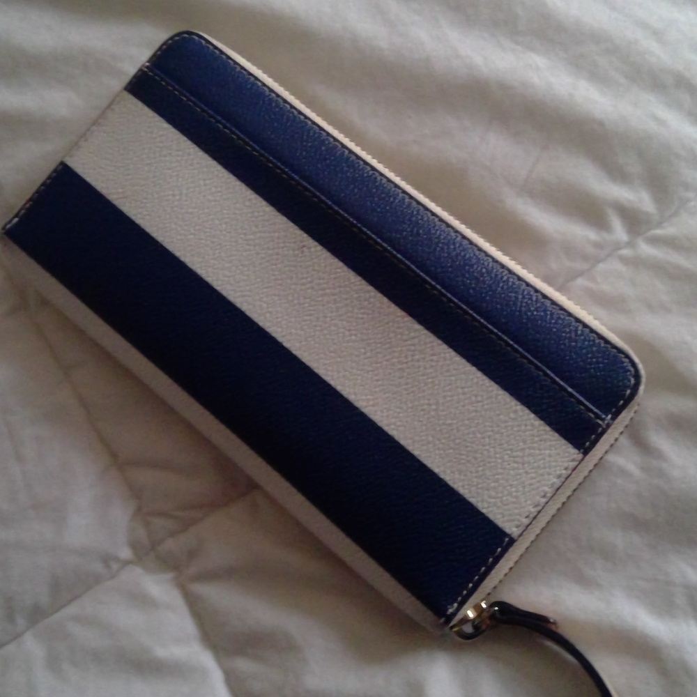 Kate Spade Wallet - Picture 3 of 5